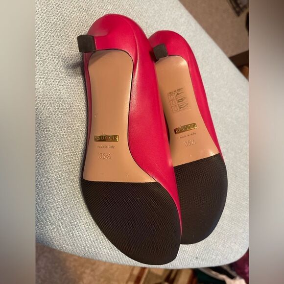 Gucci Hot Pink Leather Horsebit Peep Toe Heels - Size 35.5 - Picture 3 of 4